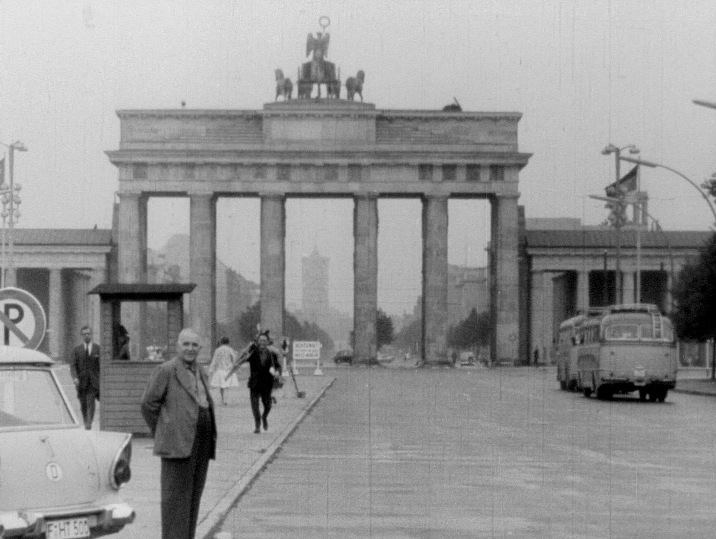 Völker Der Welt Schaut Auf Diese Stadt Filmdetails: Schaut auf diese Stadt (1962) - DEFA - Stiftung