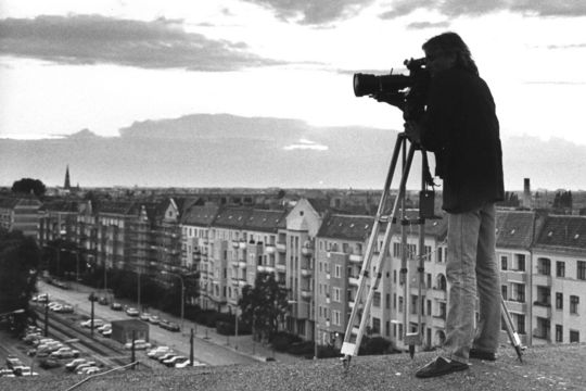 Filmstill zu "Berlin - Prenzlauer Berg - Begegnungen zwischen dem 1. Mai und dem 1. Juli 1990"