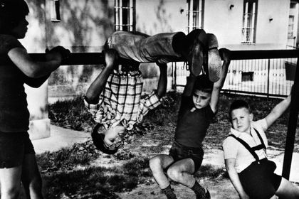 STEIFER HUT UND KARTOFFELNASE Filmstill zu "Steifer Hut und Kartoffelnase"