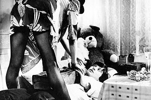 Film still for "Wie Poeten das Leben geniessen"