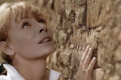 ZEIT ZU LEBEN Film still for "Zeit zu leben"