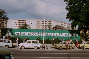 Film still for "Und die Sehnsucht bleibt ..."