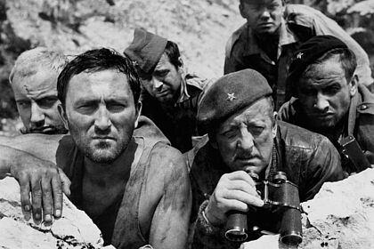 Filmstill zu "Fünf Patronenhülsen"