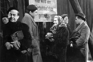 Film still for "Das Stacheltier - Das Wartehäuschen" 