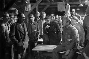 Film still for "Nackt unter Wölfen"