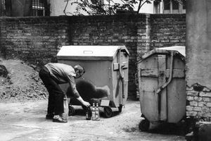 Filmstill zu "Komm in den Garten"