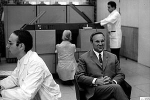 Film still for "Aus unserer Zeit, Teil 4 - Der Computer sagt: nein"