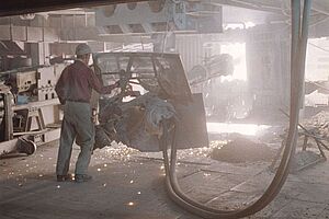 Filmstill zu "Die Karbidfabrik"