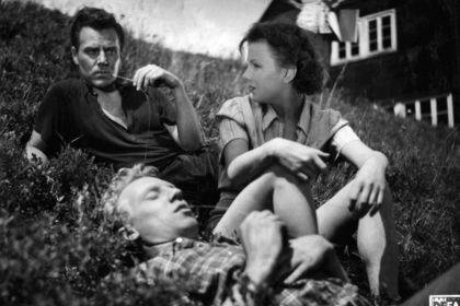 SAURE WOCHEN - FROHE FESTE Film still for "Saure Wochen - Frohe Feste"