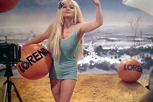 Filmstill zu "Nelken in Aspik"