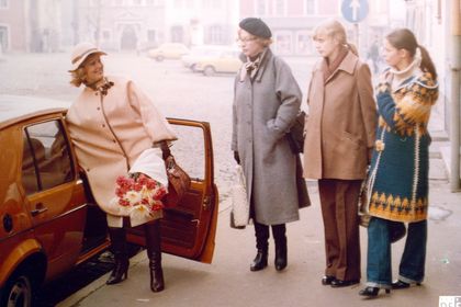 DIE STUNDE DER TÖCHTER Filmstill zu "Die Stunde der Töchter"