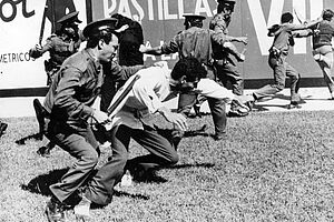 Film still for "Gefährliches Leben"