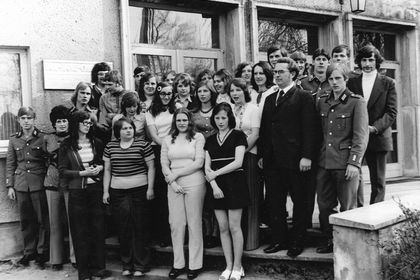 LEBENSLÄUFE - DIE GESCHICHTE DER KINDER VON GOLZOW IN EINZELNEN PORTRÄTS Film still for "Lebensläufe - Die Geschichte der Kinder von Golzow in einzelnen Porträts"