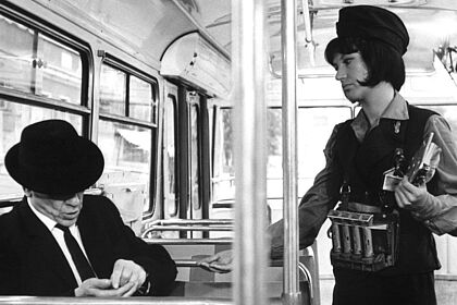 Filmstill zu "Fräulein Schmetterling"