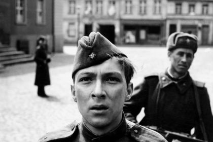 ICH WAR NEUNZEHN Film still for "Ich war neunzehn"