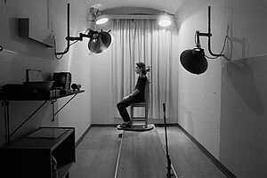 Film still for "Verriegelte Zeit"