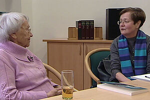 Filmstill zu "Zeitzeugengespräch: Elfriede Brüning"