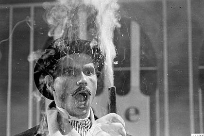 DAS FILM-MAGAZIN NR. 3 - MAX FÄHRT INS THEATER Filmstill zu "Das Film-Magazin Nr. 3 - Max fährt ins Theater"