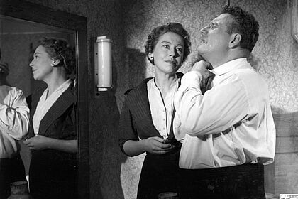 WER SEINE FRAU LIEB HAT ... Filmstill zu "Wer seine Frau lieb hat ..."
