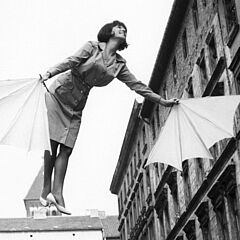 Filmstill zu "Fräulein Schmetterling"