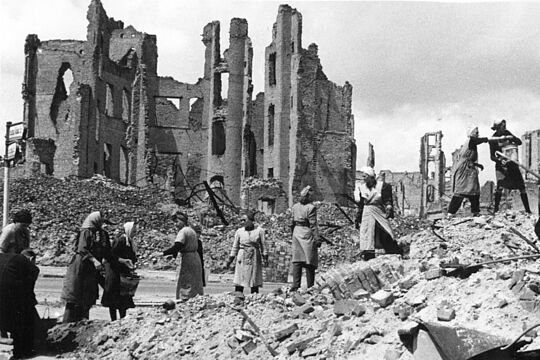 Filmstill zu "Die Mörder sind unter uns"