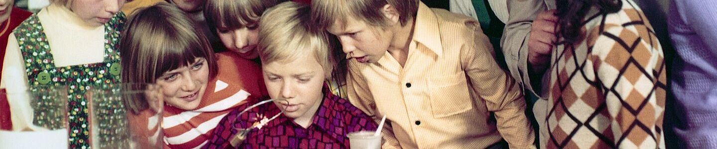 Filmstill zu "Der kleine Zauberer und die große 5"