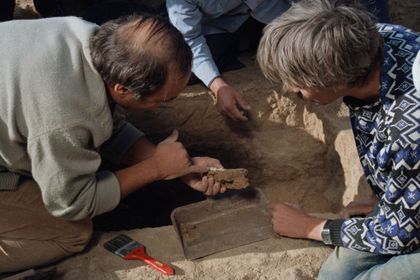 Filmstill zu "Nicht jeder findet sein Troja - Archäologen"