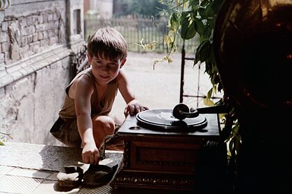 KINDHEIT Filmstill zu "Kindheit"