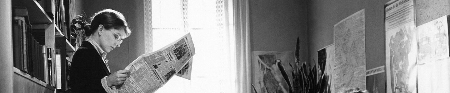 Film still for "Die Alleinseglerin"