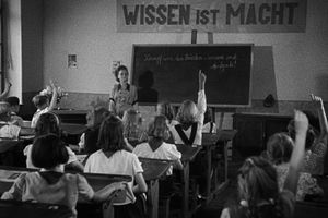 Film still for "Unsere Frauen im neuen Leben"